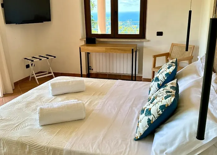 Blue In Angisi Drapia